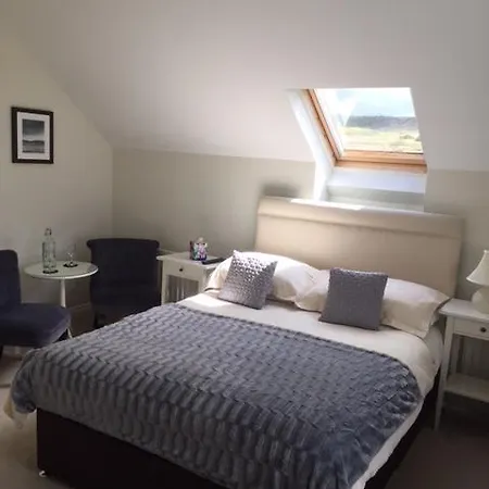 Trildoon House 4*